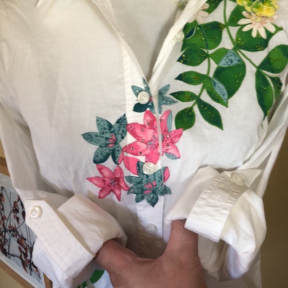 KATE HILL Size SP Watercolor Floral Graphic Button Front Blouse Sequin Beads NEW - Picture 16 of 16